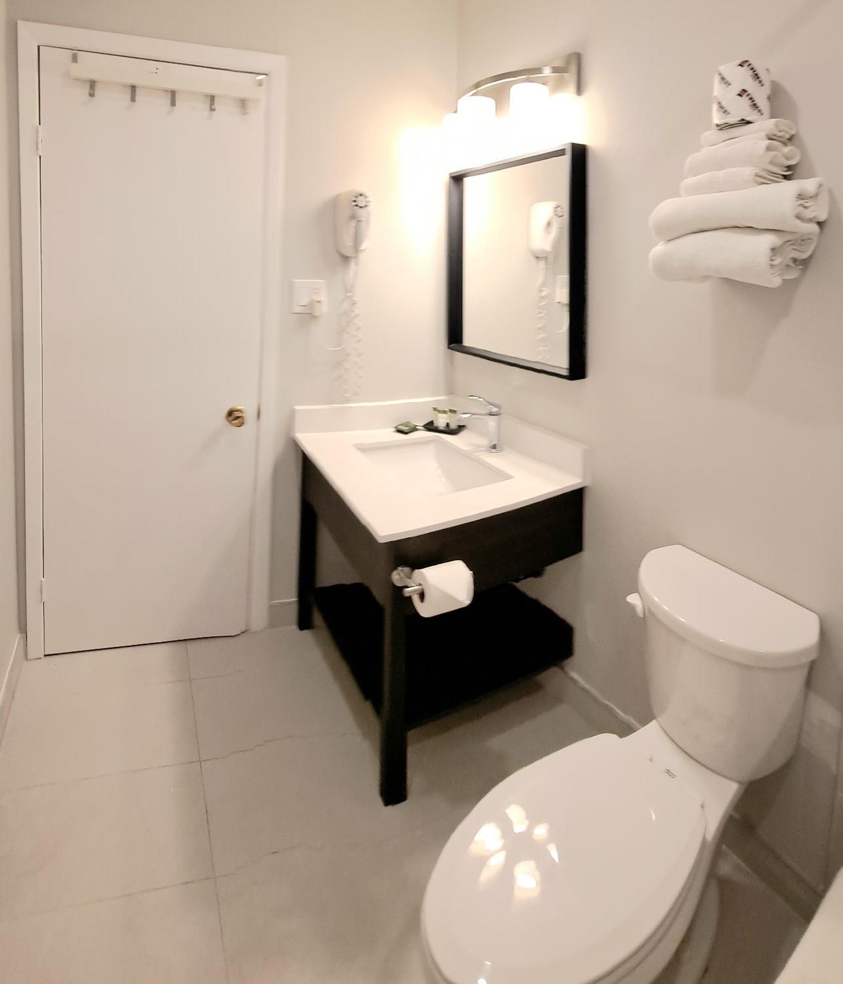 Cedar Lodge Motel Goderich Zewnętrze zdjęcie